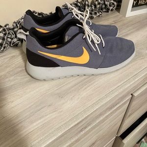 Nike Roshe Run rare color way